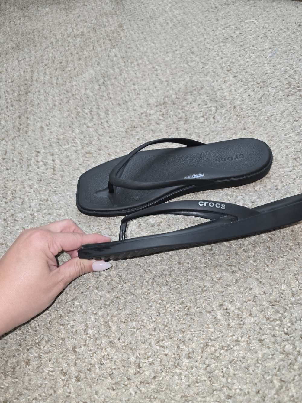 Crocs Black Flip Flop Sandals Size 9 - Picture 3 of 6